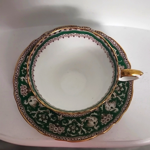Crown Staffordshire Ellesmere Green Teacup & Saucer - Fine Bone China - Picture 4 of 6